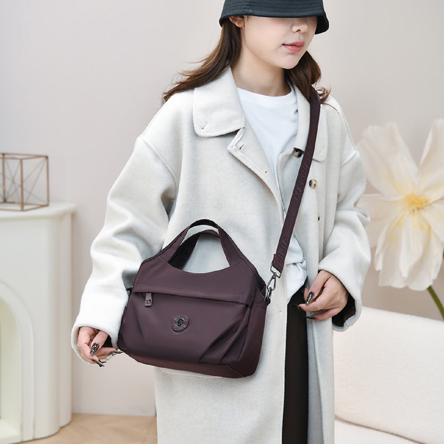 新款多层防水小方包女士大容量斜挎包百搭通勤尼龙布单肩手提包小