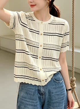 圣仕莲8621 显瘦圆领条纹针织衫女单排扣冰丝镂空短袖上衣T恤衫