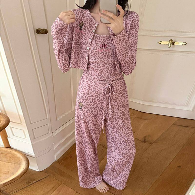 吊带胸垫睡衣女显瘦时尚ins风春秋新款粉色豹纹卡通KT猫三件套装,女士内衣/男士内衣/家居服,睡衣/家居服套装,淘宝优惠券,粉丝福利购,淘宝优惠卷