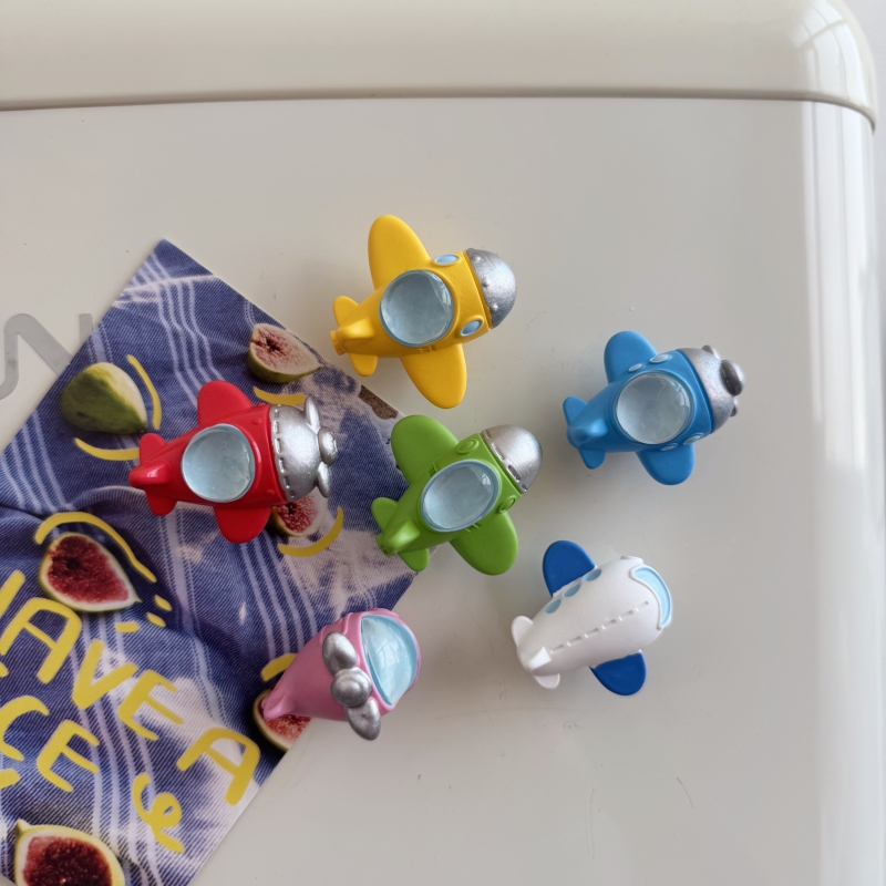 创意立体小飞机治愈冰箱贴洞洞板磁性磁力贴入户门装饰男孩礼物