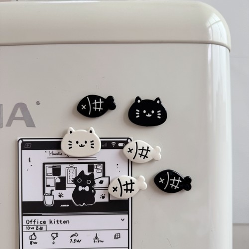 创意卡通黑白猫咪可爱冰箱贴ins风立洞洞板磁力贴家居装饰吸铁石