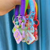 弹簧绳钥匙扣挂件手机防丢绳亚克力彩色弹力伸缩挂绳链子包包挂饰