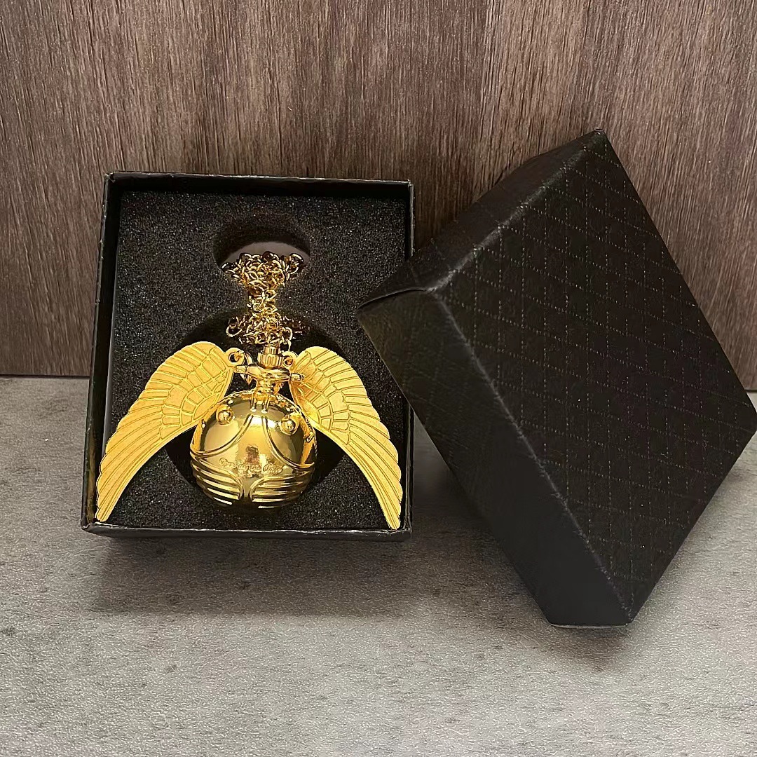 哈利波特金色飞贼甲壳虫怀表纪念