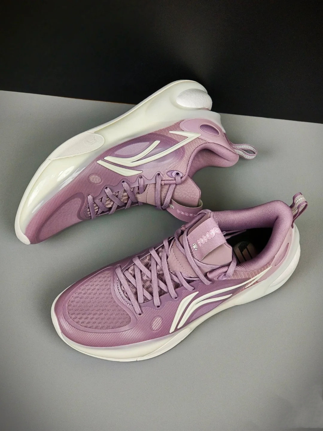 李宁篮球鞋驭帅17LOW低帮男鞋2023新款减震回弹䨻科技反光运动鞋