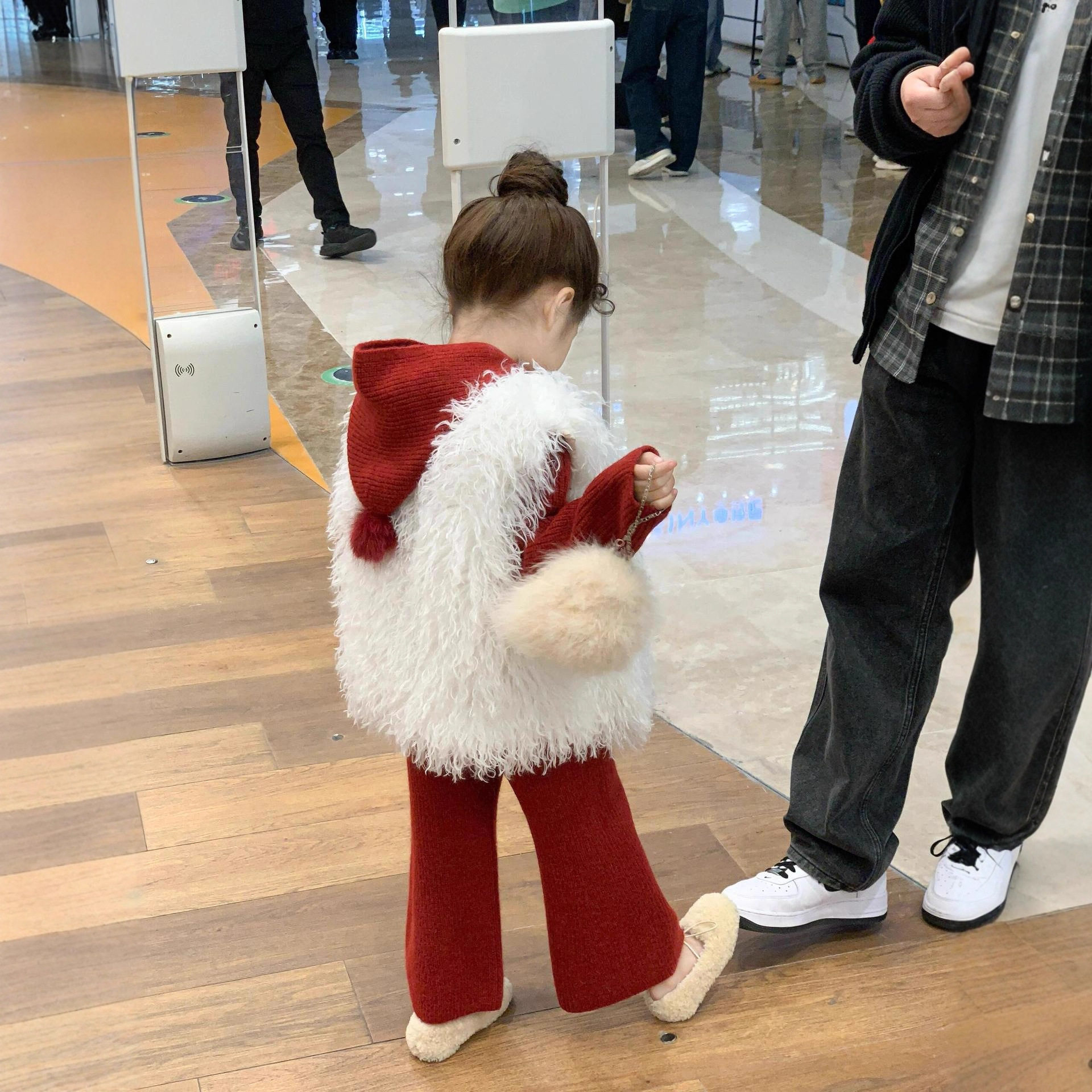 韩版童装2025秋冬圣诞毛线套装女童红色连帽开衫喇叭裤马甲三件套,童装/婴儿装/亲子装,套装,淘宝优惠券,粉丝福利购,淘宝优惠卷