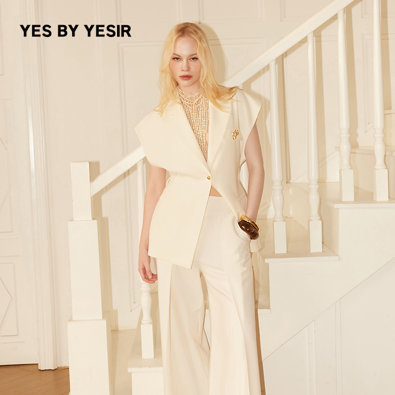 静奢蛇标无袖西服马甲