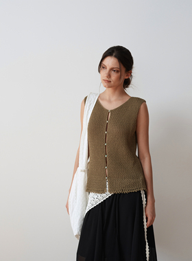 SETTE SEVEN·正反两穿 网格镂空 天然玉石点缀钩针背心