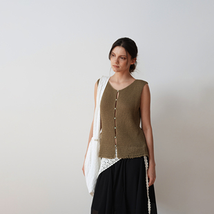 SETTE SEVEN·正反两穿 网格镂空 天然玉石点缀钩针背心