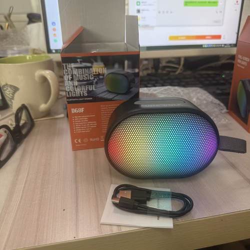 出口货RGB灯光蓝牙小钢炮低音猛