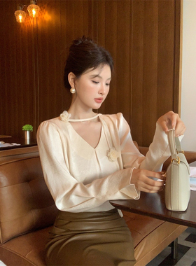 法式气质优雅知性温柔花朵飘带小衫  89053#