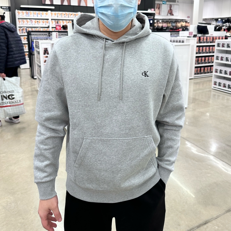 CK休闲纯色LOGO连帽加绒套头卫衣