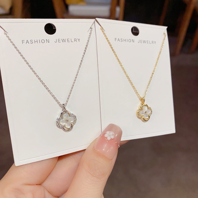 韩版气质时尚百搭贝母四叶花吊坠项链个性轻奢高级感锁骨链配