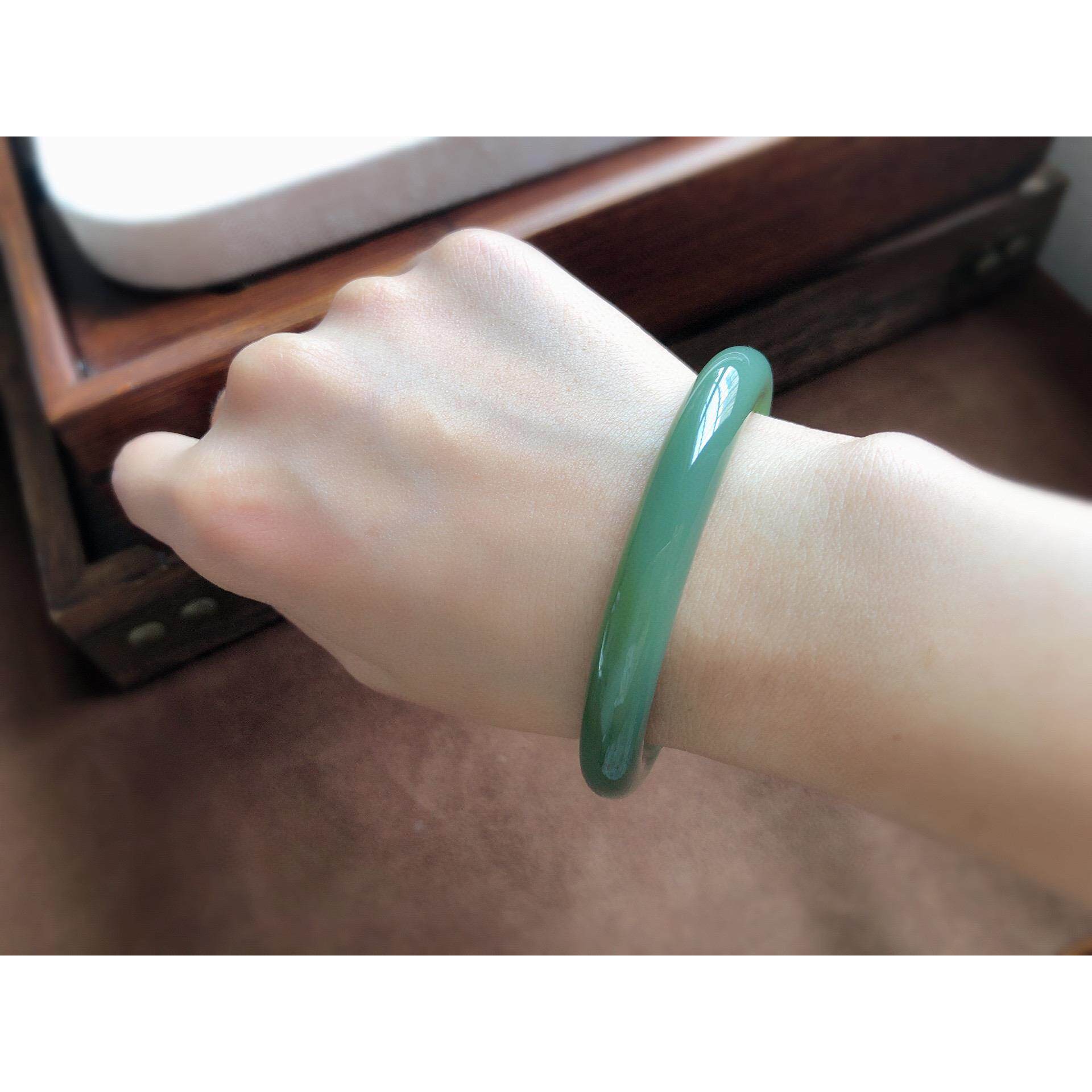 精品天然和田玉粉青一级细料55.3mm圈口玉手镯 料子细腻润如瓷xe0