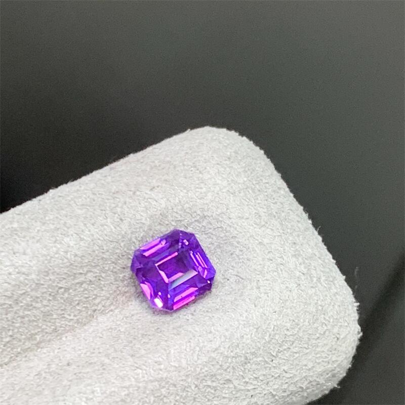 天然紫色蓝宝石方形镶嵌裸石满火彩透耳钉耳坠1.02ct吉尔德证书悠