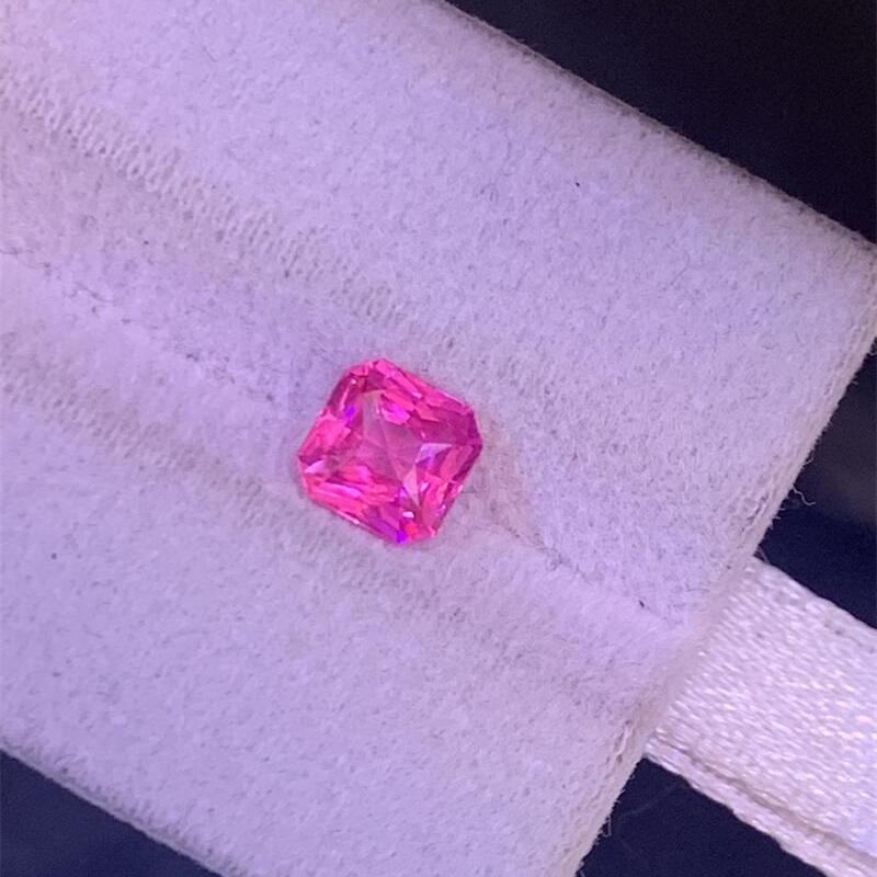 1.1克拉天然无烧莲花色马亨盖尖晶石裸石透满火彩吉尔德证书悠