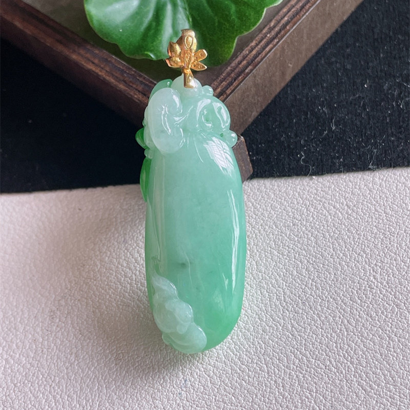 天然缅甸A货翡翠a货18K金冰糯种原矿正品飘绿福瓜女款项链吊坠即