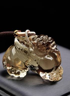 天然巴西茶黄水晶貔貅吊坠 毛衣链两用款 晶体通透 重56.7g配证ss