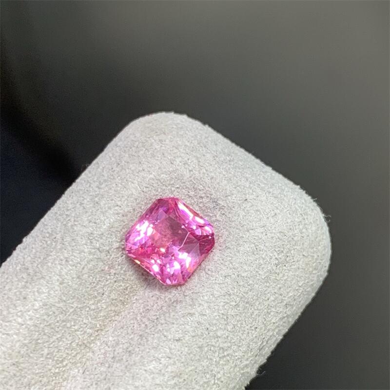 天然尖晶石镶嵌裸石满火彩透耳钉耳坠18k金1.55ct吉尔德证书悠