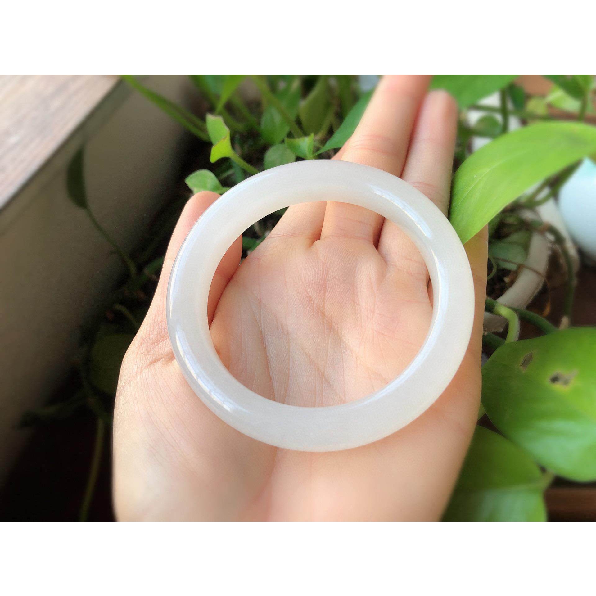天然和田玉羊脂白玉56.3mm圈口手镯 老坑一级白 饱满正装 油润xe0