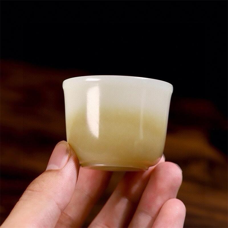 天然新疆和田玉且末糖功夫茶杯酒杯玉质细腻油润温润56.20克犹