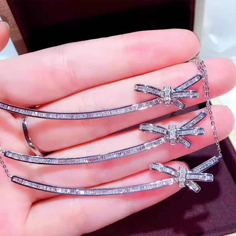18k金大号蝴蝶结笑脸项链微笑钻石满钻吊坠名媛风毛衣情人节礼物d