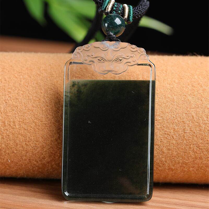 天然水晶巴西绿幽灵平安无事牌兽头项链吊坠36.6克墨绿色千层帘