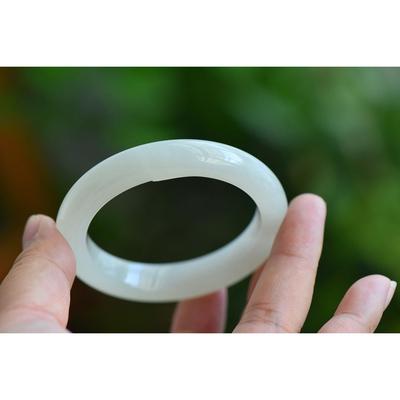天然新疆和田玉羊脂玉57.3mm圈口手镯 重66.1克 玉质细腻 配证 bh