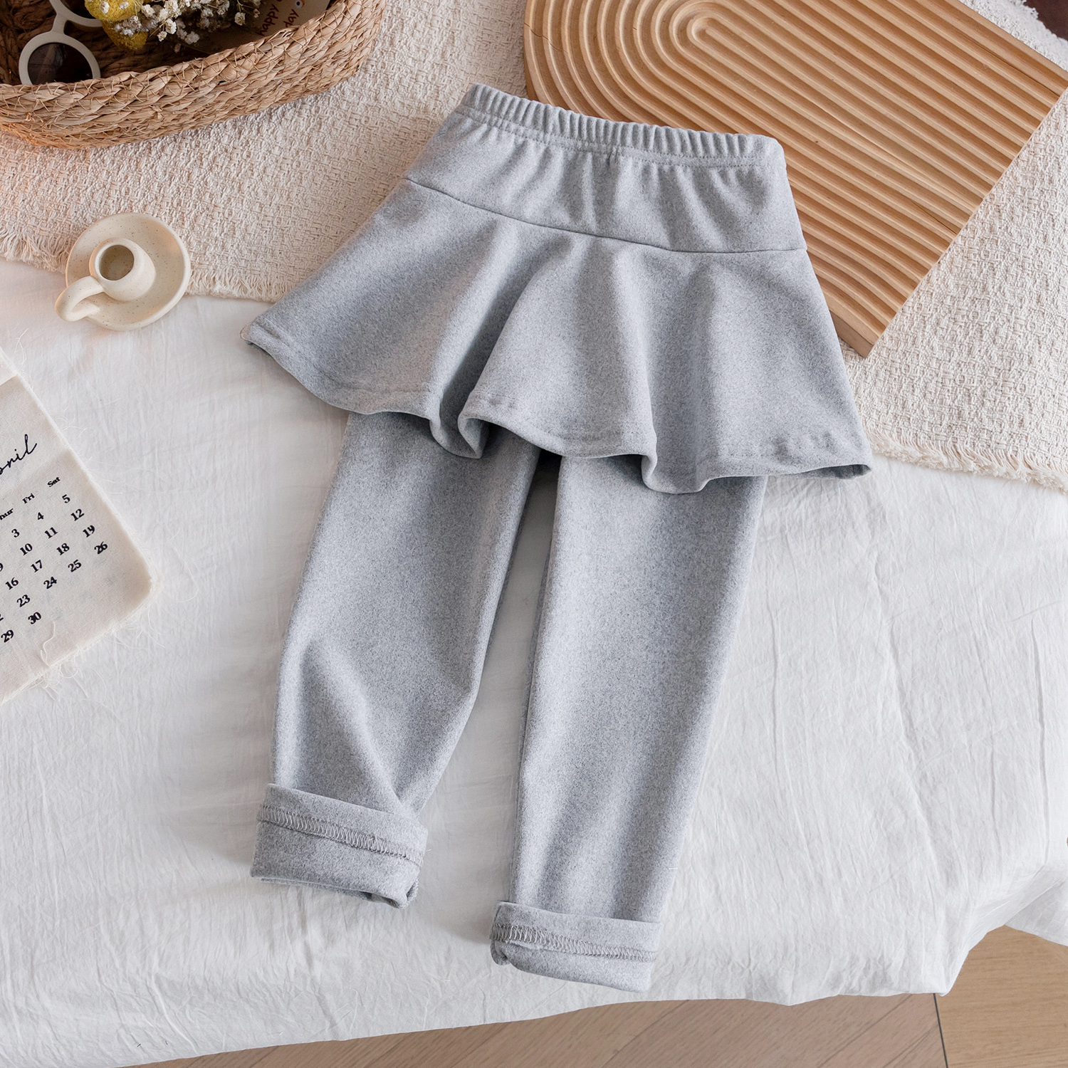 女童打底裤裤子秋冬2025新款裙裤德绒外穿儿童宝宝洋气裤裙假两件