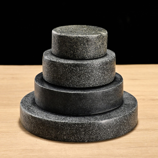 天然石头圆形垫黑石材方块石头压菜石压重石配重石装 饰石小石头块