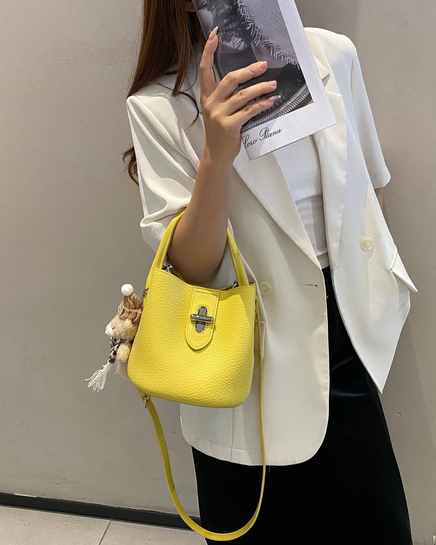 美缇8656新款女包时尚百搭休闲手提包单肩斜挎水桶包