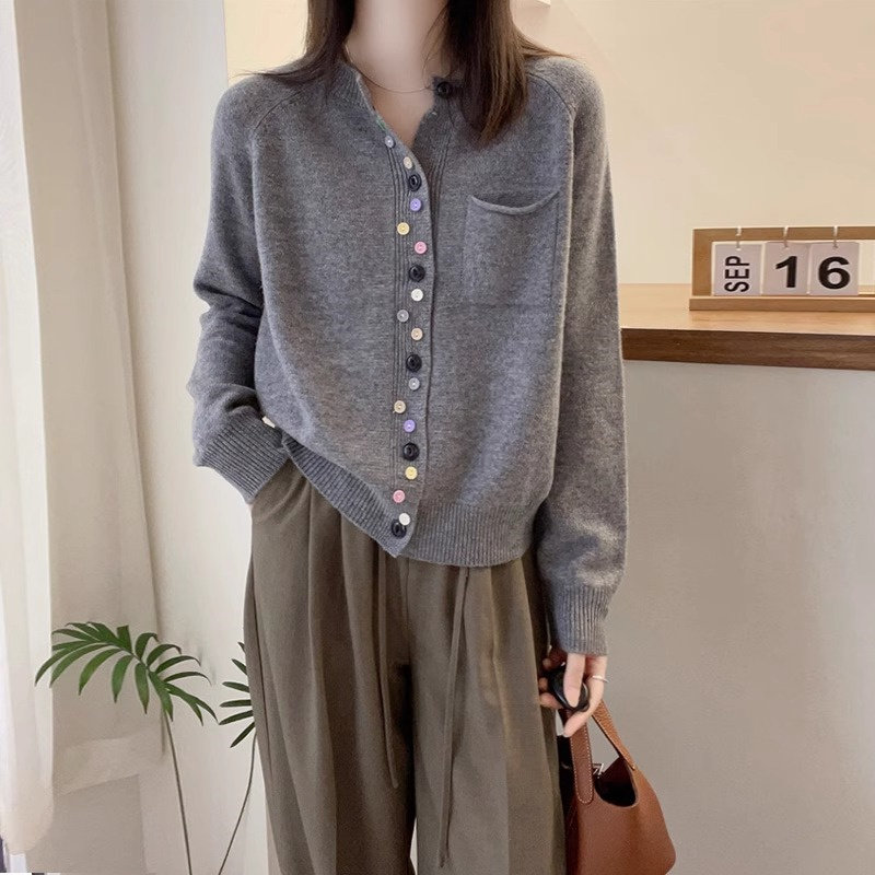 春秋彩色圆领长袖羊毛针织衫女