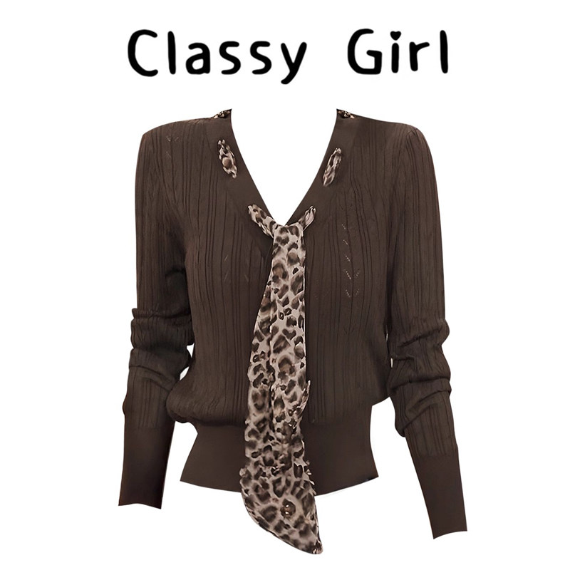 秋冬百搭显瘦设计感修身V领上衣