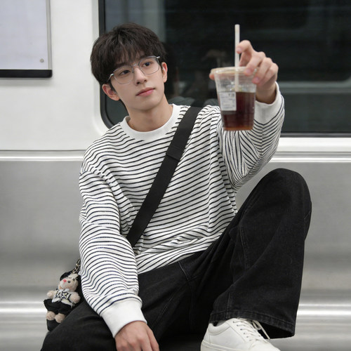WOLFJEES复古条纹宽松卫衣男