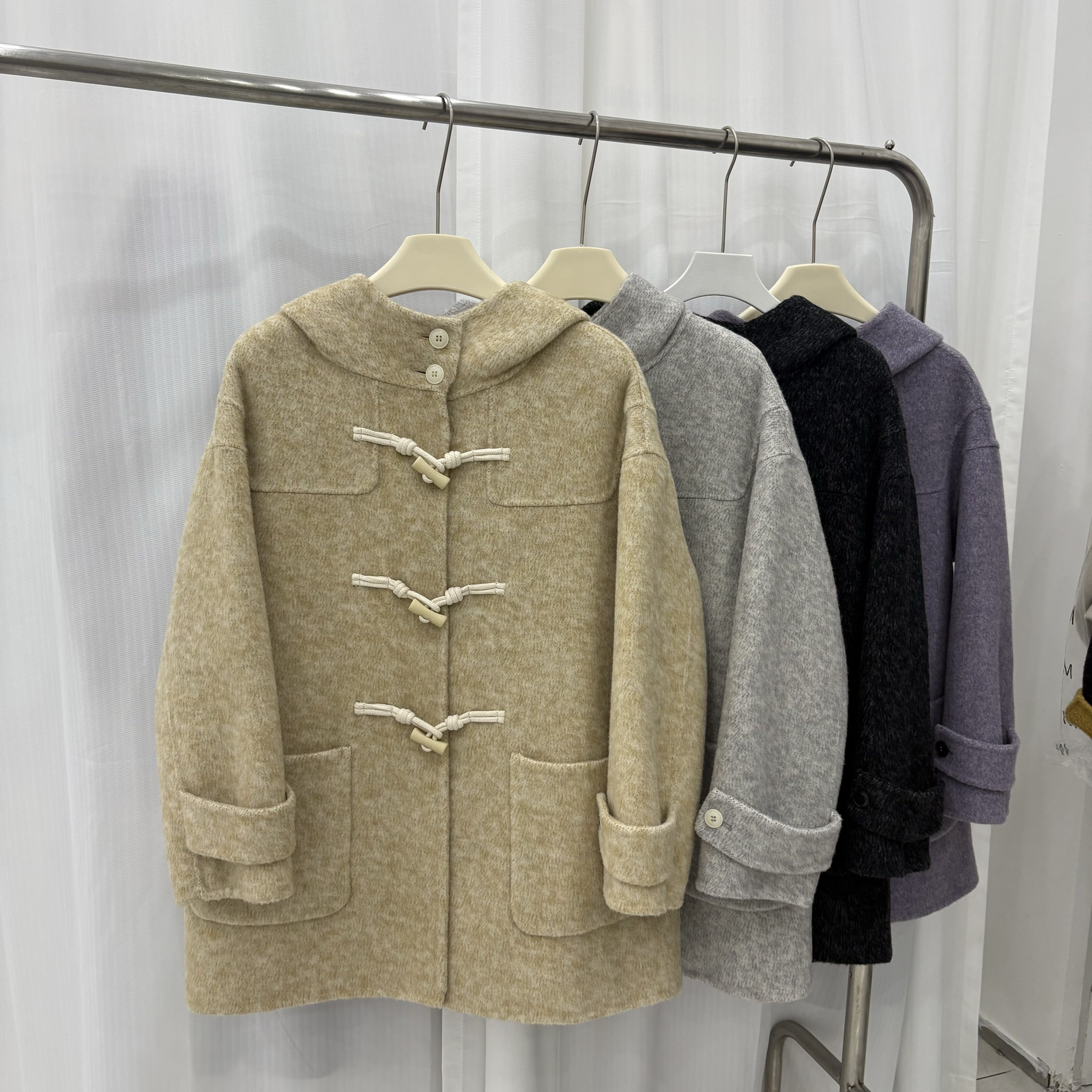 2025新款牛角扣黄色中长款连帽学院风减龄小个子帽子韩版羊毛外套