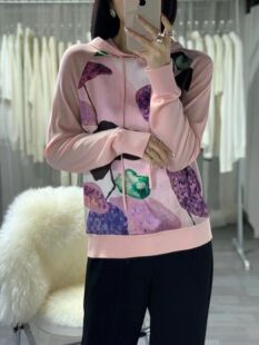 哥家新款连帽针织衫女士2026春季印花拼接针织卫衣长袖上衣