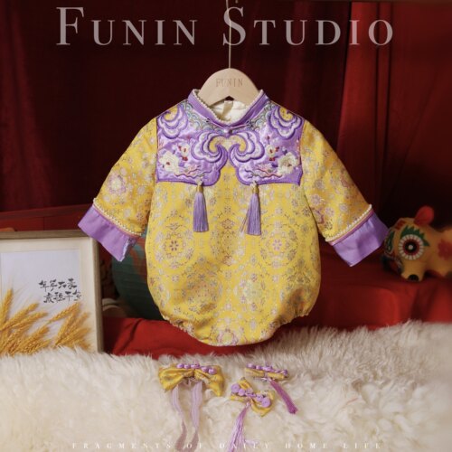 女宝周岁服紫色黄色中式礼服满月