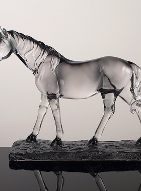 北欧轻奢树脂工艺品马雕像摆件电视柜酒柜客厅家居装饰品乔迁新居