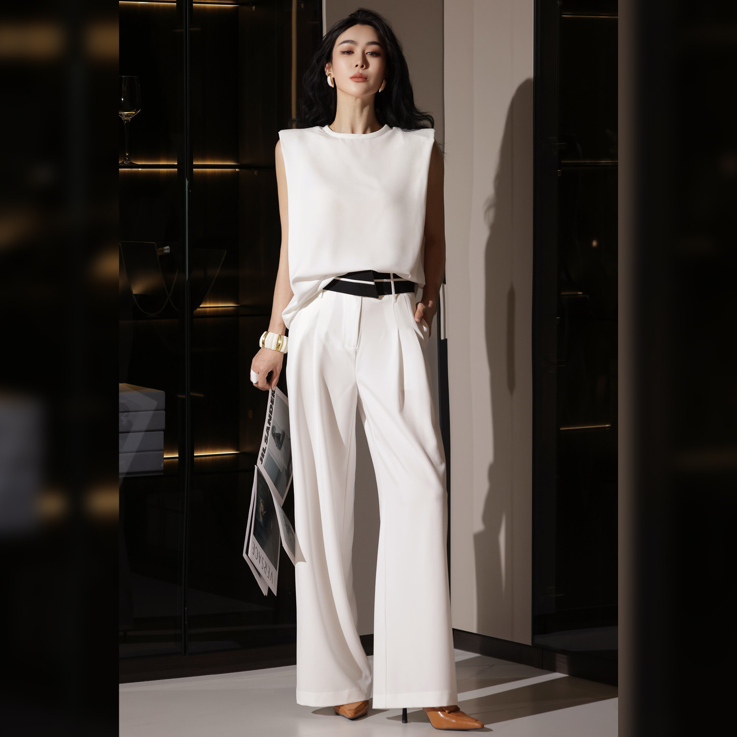 高级感通勤职业套装夏季新款极简风白色无袖上衣高腰阔腿裤两件套