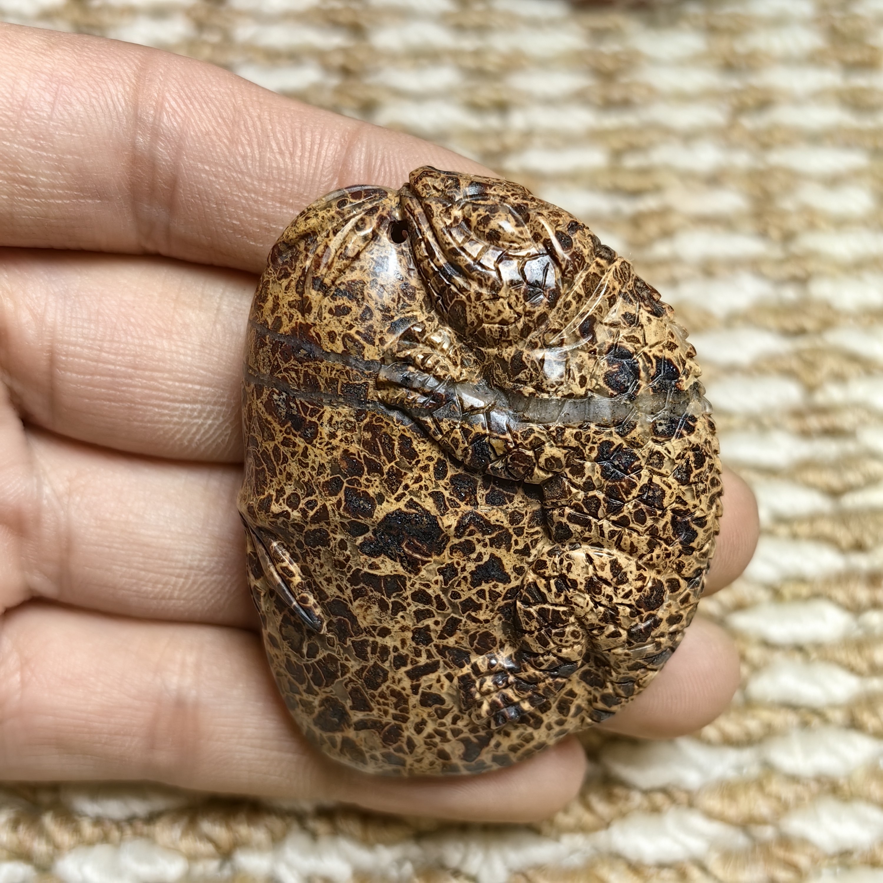 新疆天宝石花天宝精品蜥蜴挂坠可手把大花57*43天然正品保真12334