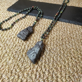 情侣2件套新疆五彩湾硅化铁原生态吊坠配6毫米五行链养心护心357