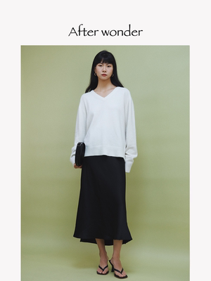 白色V领针织衫基础百搭毛衣