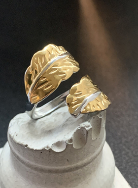 黄金叶-可沾水间金开口钛钢戒指