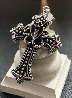 眼镜蛇-不掉色防水钛钢十字吊坠