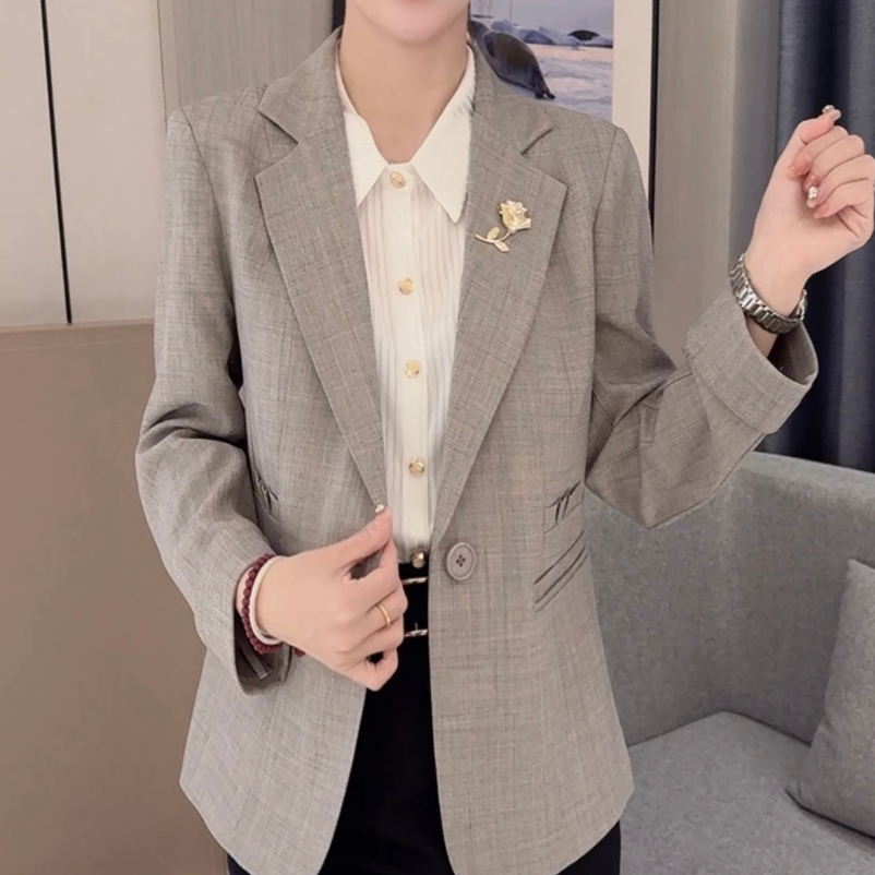 2025新款年轻妈妈小西装外套中年妇女春秋薄款百搭中老年大码西服