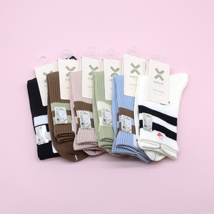 西客优品 252H2670 秋冬百棉刺绣学院风纯色无骨中筒学生成人女袜
