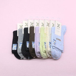 西客优品 冬长绒棉点子纱英文刺绣卷边中筒学生成人女袜252Q2835
