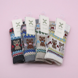 西客优品 冬羊毛保暖复古小熊提花双针中筒学生成人女袜252G2776