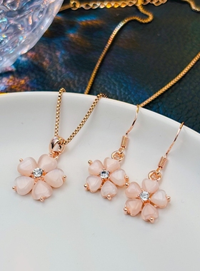 猫眼午夜花玫瑰金项链女款气质锁骨链轻奢小众K金链吊坠女友礼物