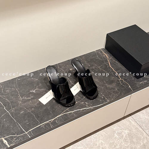 极简漆皮鱼嘴外穿一字拖女