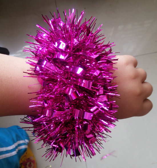 六壹兒童跳舞蹈表演道具亮片手環手花皮筋幼兒手腕花環廣場舞手花在類目 運動/瑜伽/健身/球迷用品, 舞蹈/健美操/體操, 啦啦隊, 啦啦隊綵球中 - 來自Buy2taobao.com提供專業的淘寶代購服務